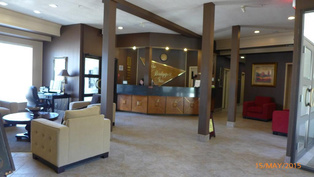 The Bridgeport Inn Fort Mcmurray Exterior photo