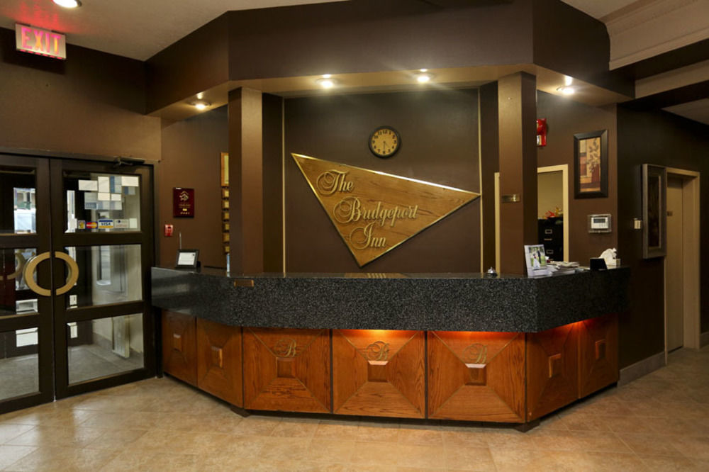 The Bridgeport Inn Fort Mcmurray Exterior photo